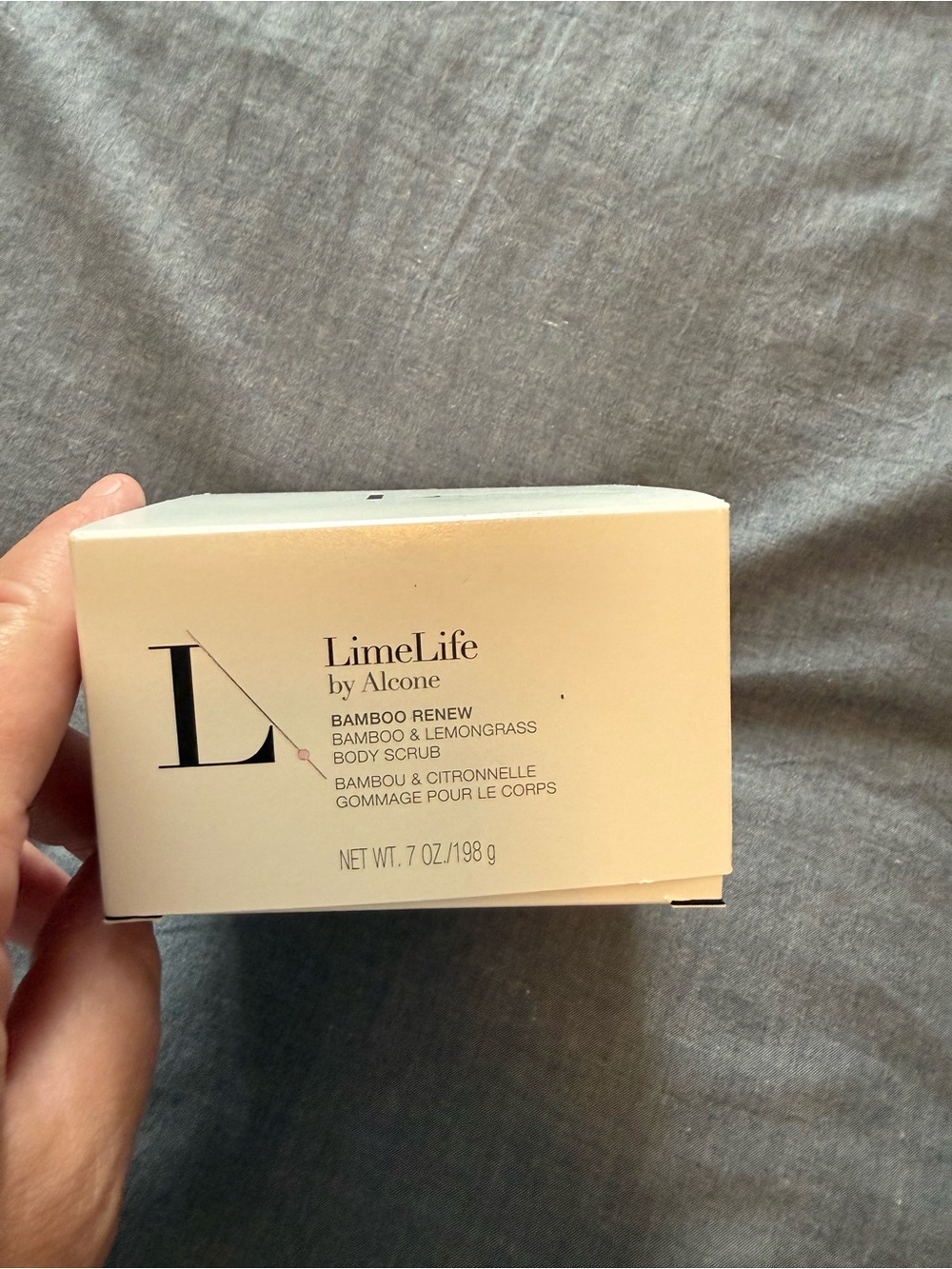 Women’s Skincare Set in White - Picture 6 of 14